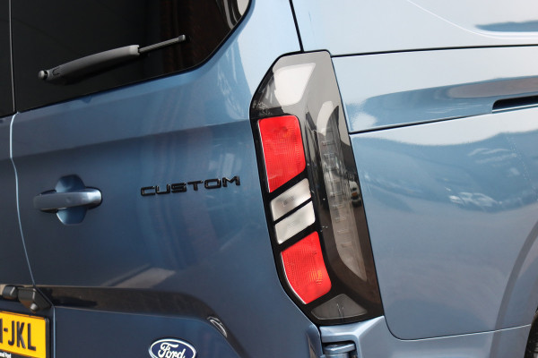 Ford Transit Custom 300 2.0 TDCI L2H1 Limited DC | Adaptieve Cruise Control | Elek. Trekhaak | Stoelverwarming | Camera | Apple Carplay/Android Auto | Navigatie | LED |