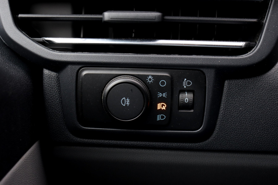 Ford Transit Custom 300 2.0 TDCI L2H1 Limited DC | Adaptieve Cruise Control | Elek. Trekhaak | Stoelverwarming | Camera | Apple Carplay/Android Auto | Navigatie | LED |