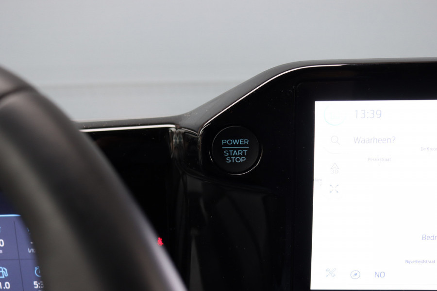 Ford Transit Custom 300 2.0 TDCI L2H1 Limited DC | Adaptieve Cruise Control | Elek. Trekhaak | Stoelverwarming | Camera | Apple Carplay/Android Auto | Navigatie | LED |