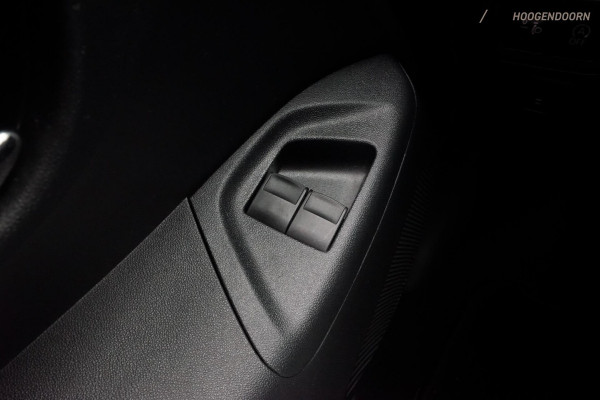 Citroën C1 1.0 VTi Shine Allure (APPLE CARPLAY,CAMERA,LM-VELGEN,CRUISE,AIRCO,LED,LANE ASSIST,COMFORT-STOELEN,NIEUWE APK)