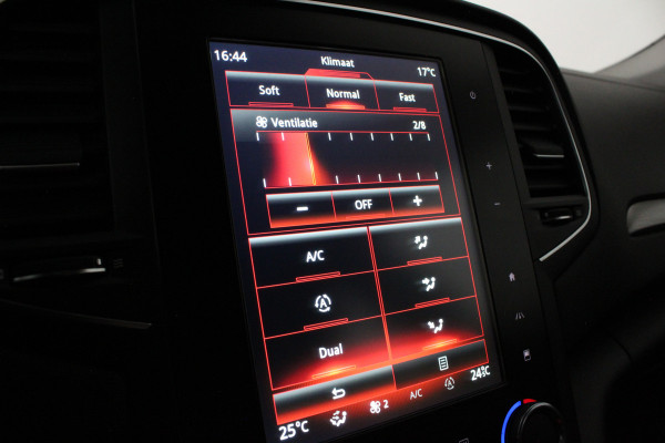 Renault Mégane Estate 1.3 TCe Limited Trekhaak/Camera/All season banden/parkeersensoren voor en achter