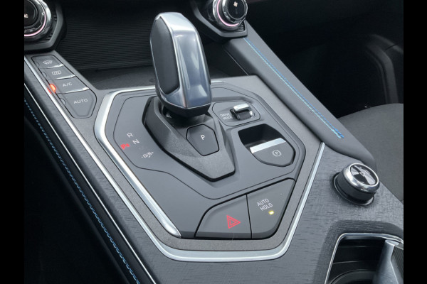 Lynk & Co 01 1.5 262PK PHEV Zwarte hemel 360° Trekhaak StoelVerw. Pano.dak Plug-in