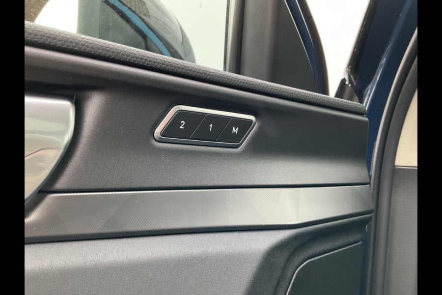 Lynk & Co 01 1.5 262PK PHEV Zwarte hemel 360° Trekhaak StoelVerw. Pano.dak Plug-in