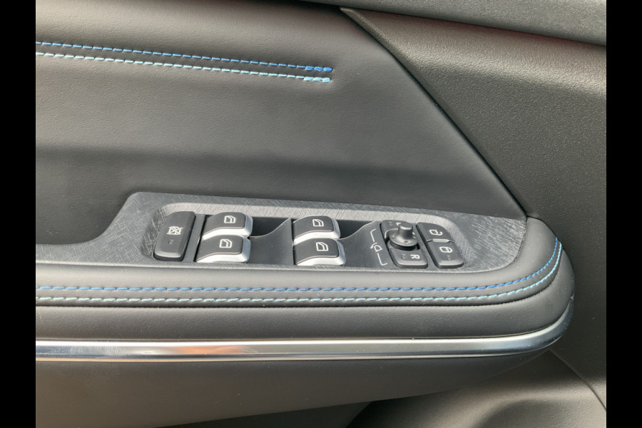 Lynk & Co 01 1.5 262PK PHEV Zwarte hemel 360° Trekhaak StoelVerw. Pano.dak Plug-in