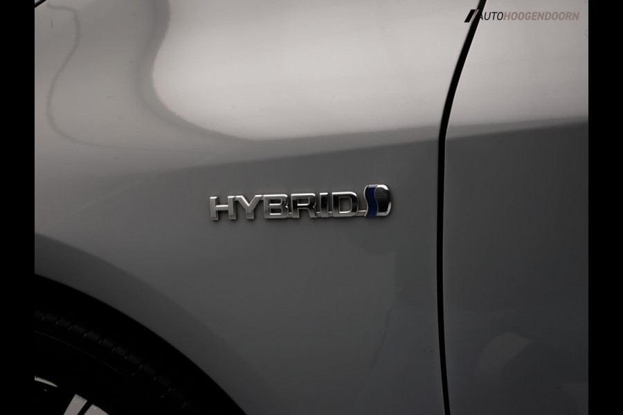 Toyota Corolla Touring Sports 2.0 Hybrid Business Plus Sport (LED,KEYLESS,STOELVERWARMING,CAMERA,ADAPTIVE CRUISE,PREMIUM KLEUR)