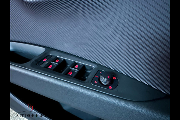 Seat Leon ST 2.0 TSI CUPRA R 300 Carbon Brembo Limited edition