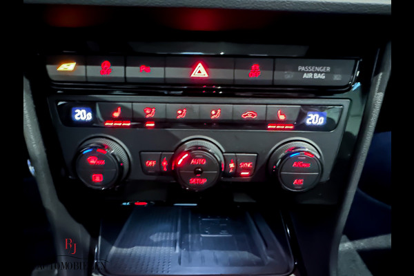 Seat Leon ST 2.0 TSI CUPRA R 300 Carbon Brembo Limited edition