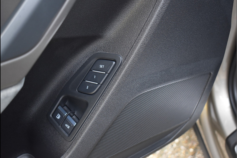 Audi Q3 Sportback 45 TFSI e S-Line 245 Pk Pano Memory Leder Matrix Keyless 360 Camera Trekhaak 19 Inch