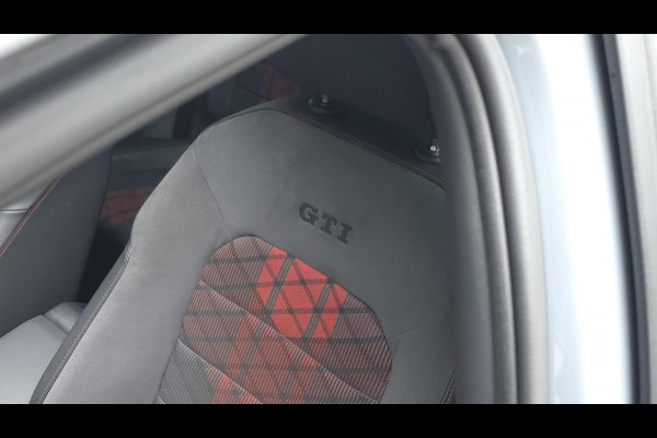 Volkswagen Golf 2.0 TSI GTI TCR | Pano | Carplay | Led | Navi