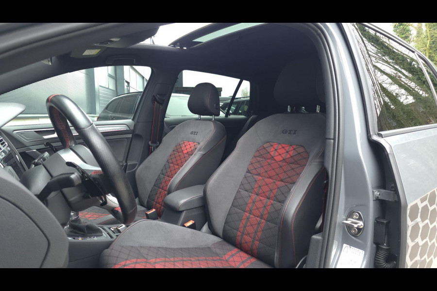 Volkswagen Golf 2.0 TSI GTI TCR | Pano | Carplay | Led | Navi