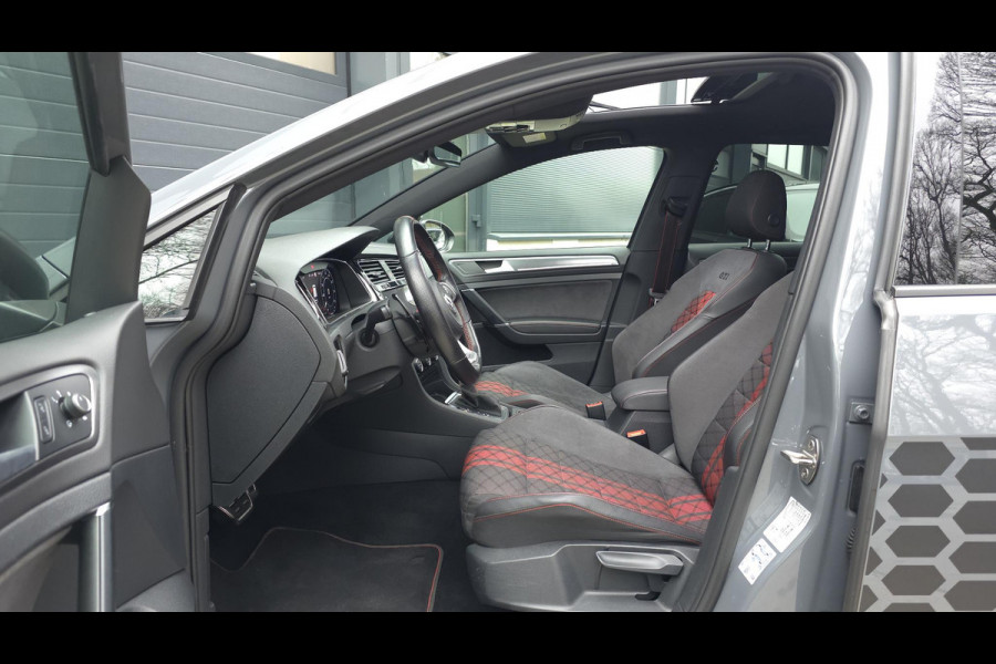 Volkswagen Golf 2.0 TSI GTI TCR | Pano | Carplay | Led | Navi