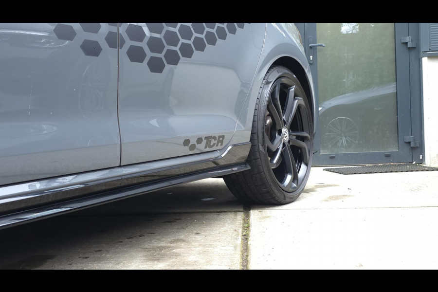 Volkswagen Golf 2.0 TSI GTI TCR | Pano | Carplay | Led | Navi