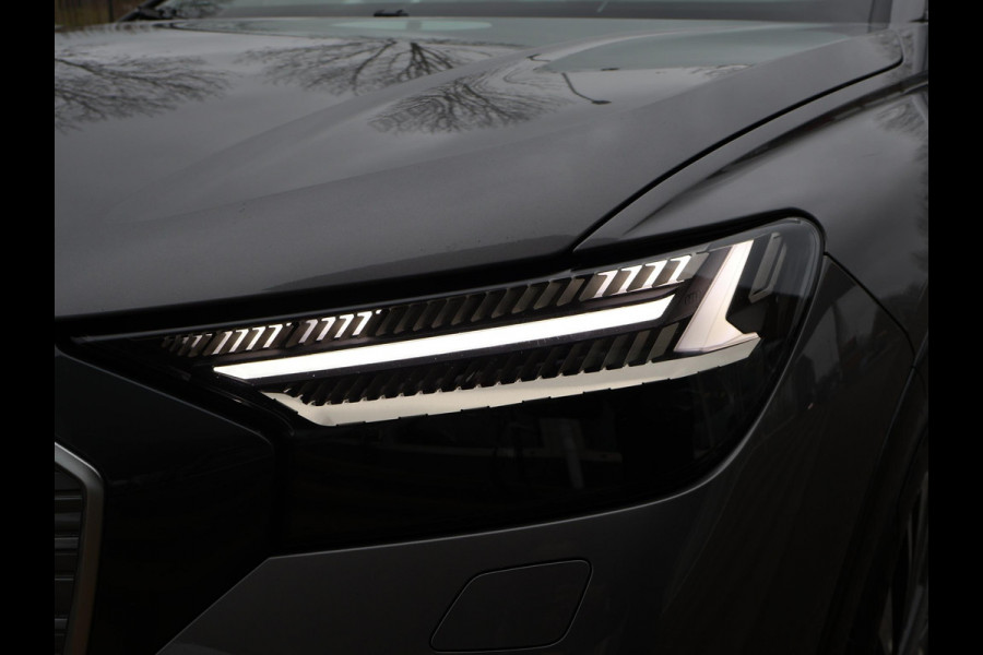 Audi Q4 e-tron 40 LAUNCH EDITION ADVANCED 77KWH + WEGKL. TREKHAAK | SPORTSTOELEN | ADAPTIVE CRUISE | CARPLAY | STOELVERW.