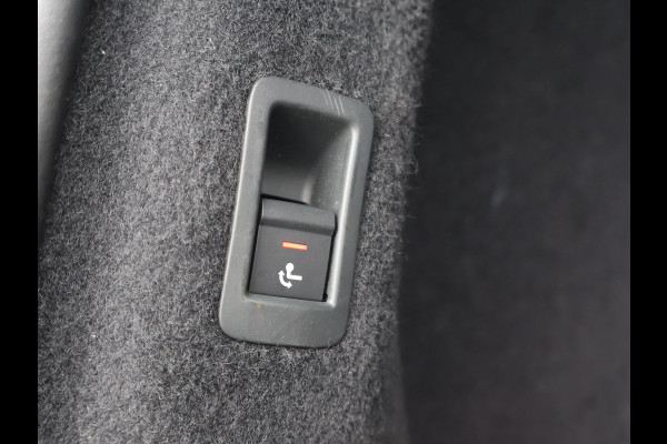 Audi Q4 e-tron 40 LAUNCH EDITION ADVANCED 77KWH + WEGKL. TREKHAAK | SPORTSTOELEN | ADAPTIVE CRUISE | CARPLAY | STOELVERW.