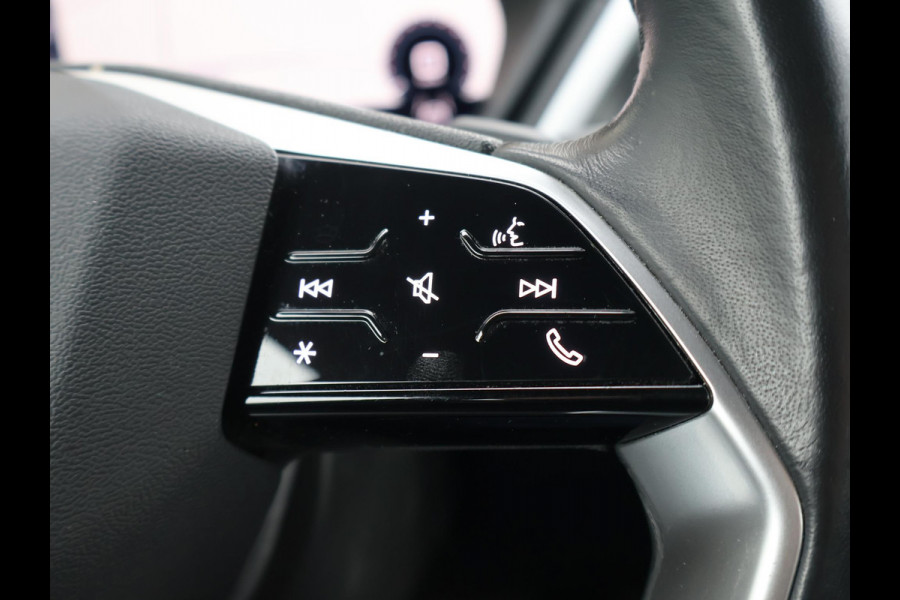 Audi Q4 e-tron 40 LAUNCH EDITION ADVANCED 77KWH + WEGKL. TREKHAAK | SPORTSTOELEN | ADAPTIVE CRUISE | CARPLAY | STOELVERW.