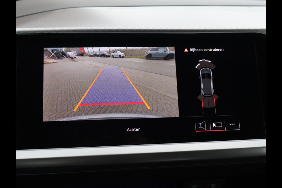 Audi Q4 e-tron 40 LAUNCH EDITION ADVANCED 77KWH + WEGKL. TREKHAAK | SPORTSTOELEN | ADAPTIVE CRUISE | CARPLAY | STOELVERW.