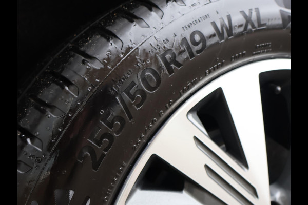 Audi Q4 e-tron 40 LAUNCH EDITION ADVANCED 77KWH + WEGKL. TREKHAAK | SPORTSTOELEN | ADAPTIVE CRUISE | CARPLAY | STOELVERW.