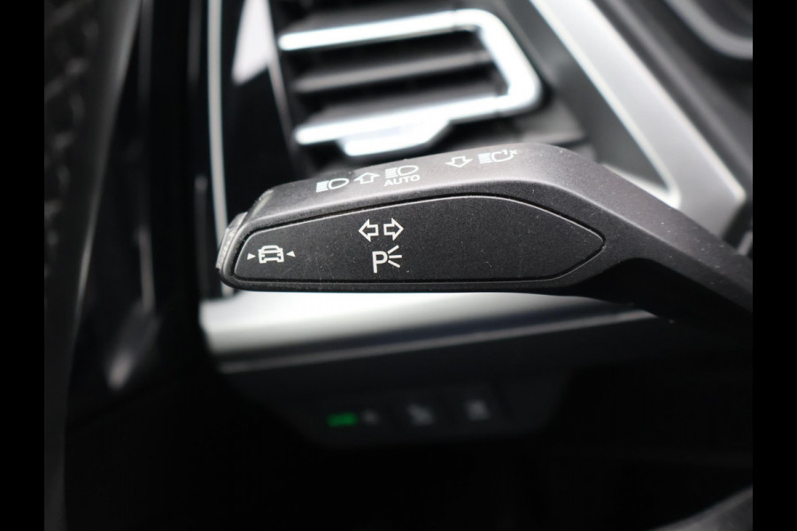 Audi Q4 e-tron 40 LAUNCH EDITION ADVANCED 77KWH + WEGKL. TREKHAAK | SPORTSTOELEN | ADAPTIVE CRUISE | CARPLAY | STOELVERW.