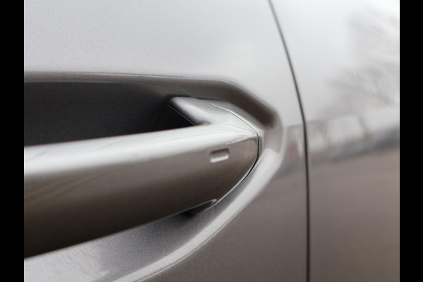 Audi Q4 e-tron 40 LAUNCH EDITION ADVANCED 77KWH + WEGKL. TREKHAAK | SPORTSTOELEN | ADAPTIVE CRUISE | CARPLAY | STOELVERW.