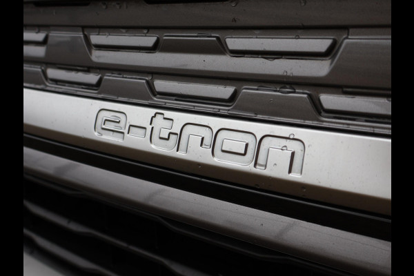 Audi Q4 e-tron 40 LAUNCH EDITION ADVANCED 77KWH + WEGKL. TREKHAAK | SPORTSTOELEN | ADAPTIVE CRUISE | CARPLAY | STOELVERW.