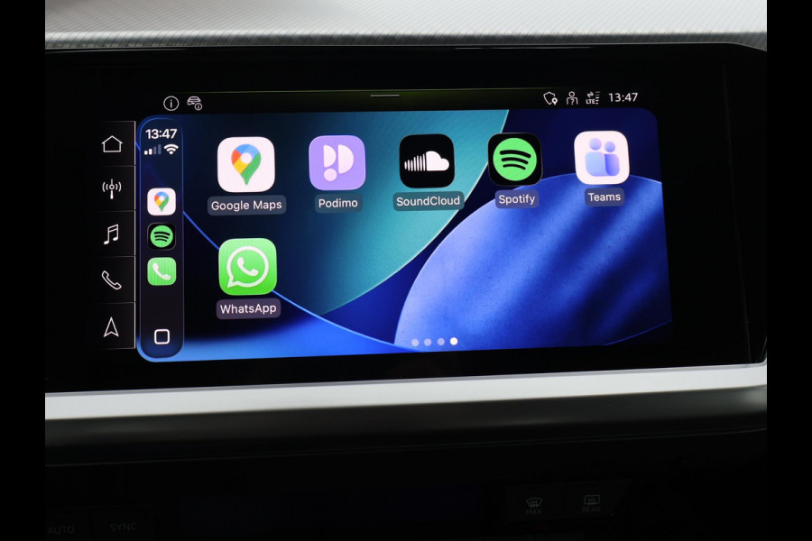 Audi Q4 e-tron 40 LAUNCH EDITION ADVANCED 77KWH + WEGKL. TREKHAAK | SPORTSTOELEN | ADAPTIVE CRUISE | CARPLAY | STOELVERW.