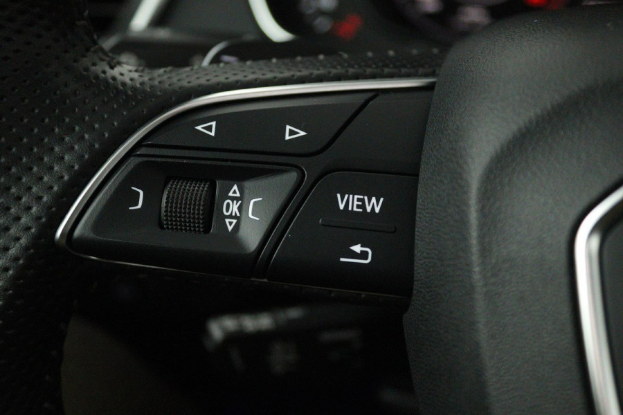 Audi Q5 55 TFSI e quattro Competition (PANORAMADAK, TREKHAAK, STOELVERWARMING, ACHTERUITRIJCAMERA, SFEERVERLICHTING, DIGI COCKPIT)