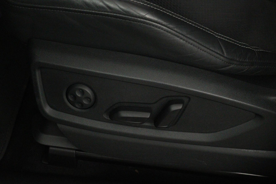 Audi Q5 55 TFSI e quattro Competition (PANORAMADAK, TREKHAAK, STOELVERWARMING, ACHTERUITRIJCAMERA, SFEERVERLICHTING, DIGI COCKPIT)