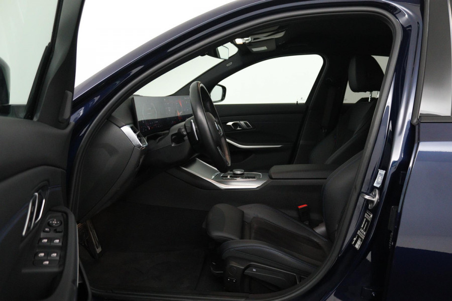 BMW 3 Serie 318i (STOELVERWARMING, STUURVERWARMING, ACHTERUITRIJCAMERA, PARKEERSENSOREN, NAVIGATIE)