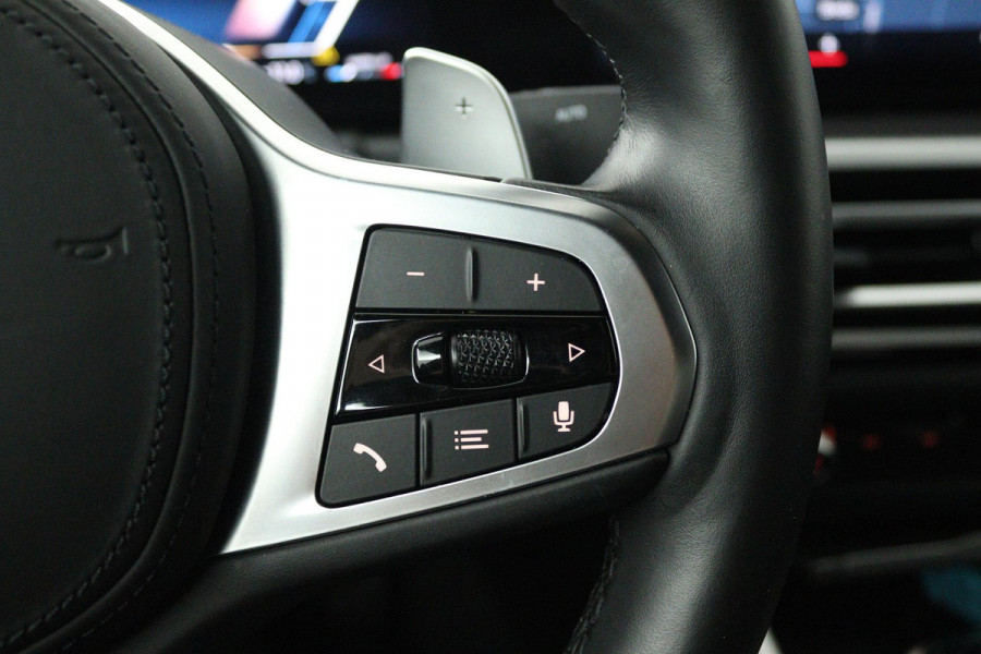 BMW 3 Serie 318i (STOELVERWARMING, STUURVERWARMING, ACHTERUITRIJCAMERA, PARKEERSENSOREN, NAVIGATIE)