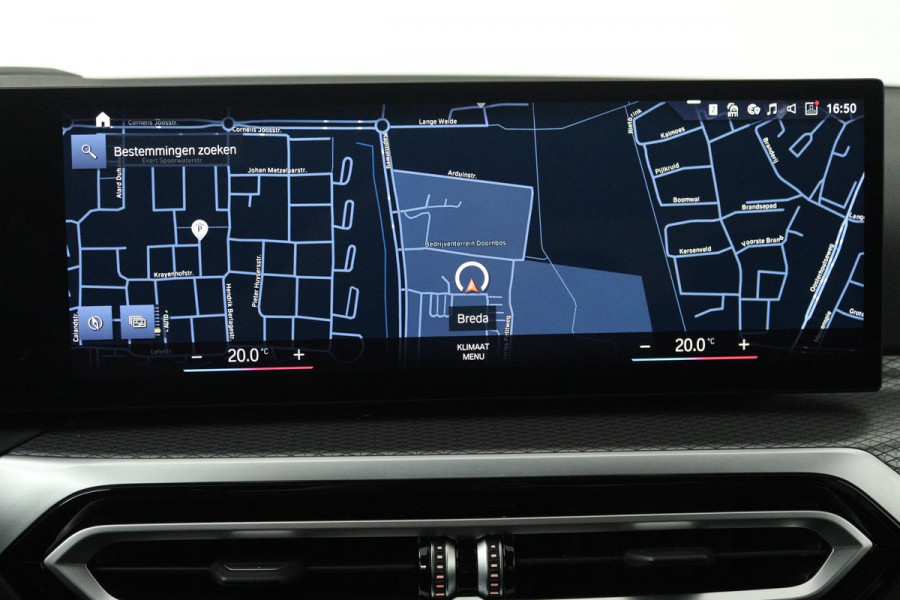 BMW 3 Serie 318i (STOELVERWARMING, STUURVERWARMING, ACHTERUITRIJCAMERA, PARKEERSENSOREN, NAVIGATIE)