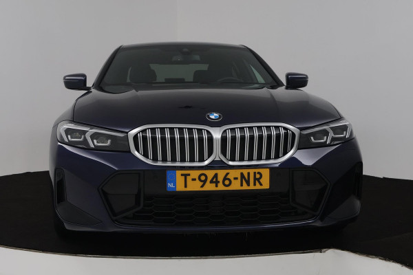 BMW 3 Serie 318i (STOELVERWARMING, STUURVERWARMING, ACHTERUITRIJCAMERA, PARKEERSENSOREN, NAVIGATIE)