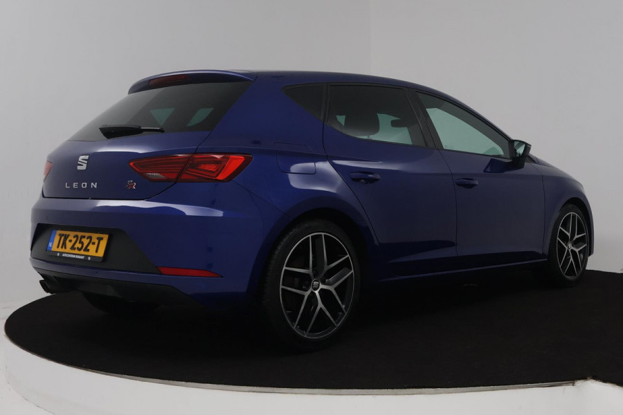 Seat Leon 1.4 EcoTSI FR Business Intense (NAVIGATIE, CARPLAY NAVIGATIE, DIGITALE COCKPIT, PARKEERSENSOREN)