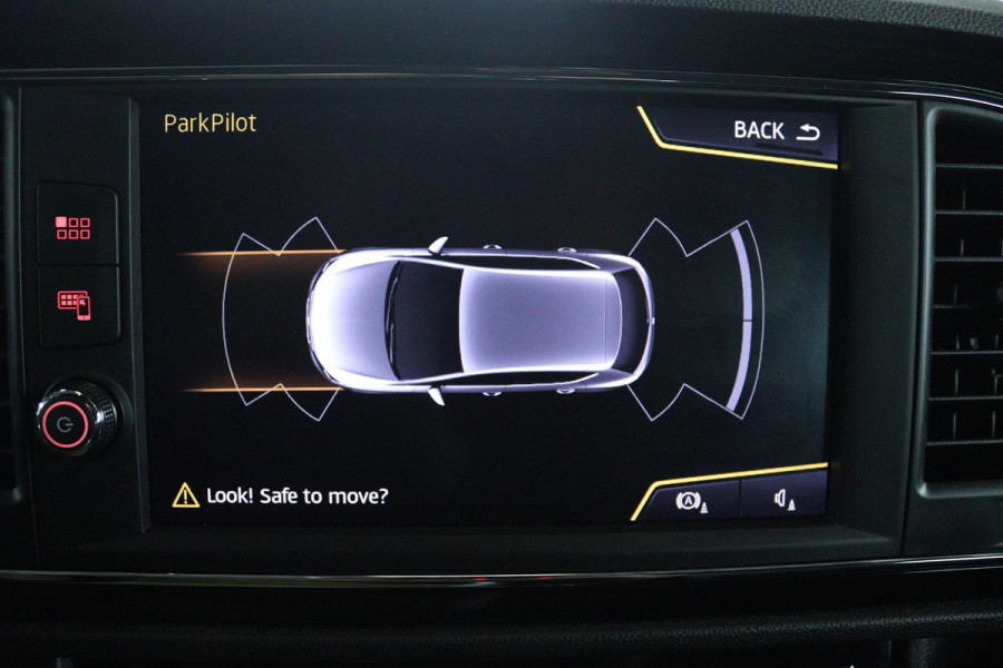 Seat Leon 1.4 EcoTSI FR Business Intense (NAVIGATIE, CARPLAY NAVIGATIE, DIGITALE COCKPIT, PARKEERSENSOREN)