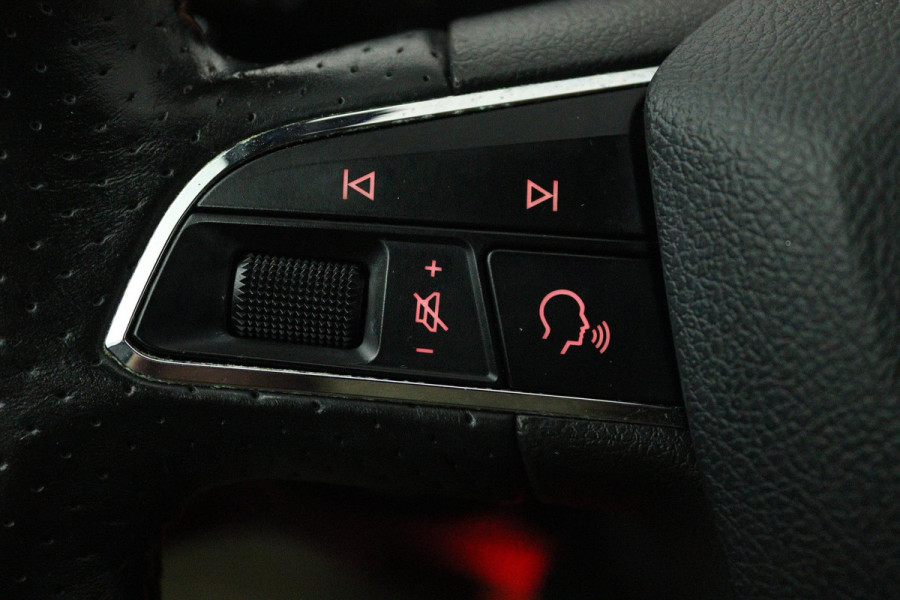 Seat Leon 1.4 EcoTSI FR Business Intense (NAVIGATIE, CARPLAY NAVIGATIE, DIGITALE COCKPIT, PARKEERSENSOREN)