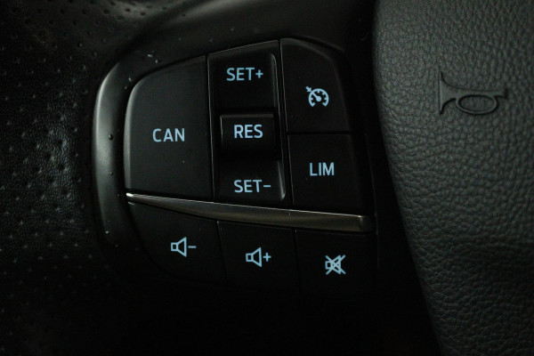 Ford Focus 1.0 EcoBoost Titanium Business (NAVIGATIE, CARPLAY, PARKEERSENSOREN, ACHTERUITRIJCAMERA, NL-AUTO)