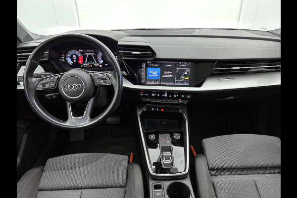 Audi A3 Limousine 35 TFSI Business edition (PANORAMADAK, NAVI, LED, CARPLAY, VIRTUAL COCKPIT, 1e EIGENAAR, GOED ONDERHOUDEN)