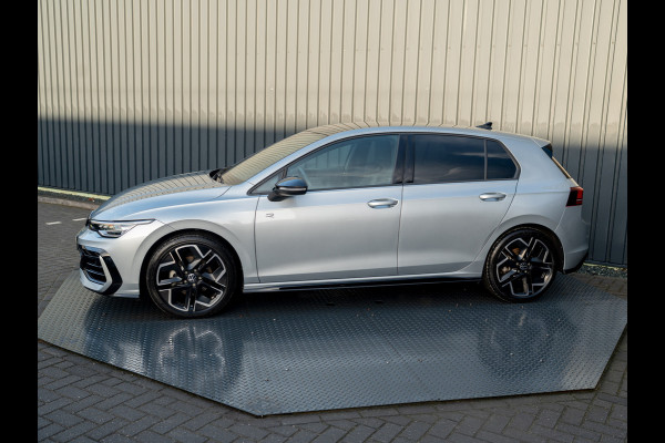 Volkswagen Golf 1.5 eTSI R-Line Edition | Trekhaak wegkl. | Head Up | Camera | Prijs Rijklaar!!