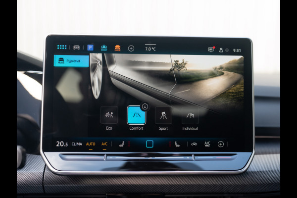 Volkswagen Golf 1.5 eTSI R-Line Edition | Trekhaak wegkl. | Head Up | Camera | Prijs Rijklaar!!