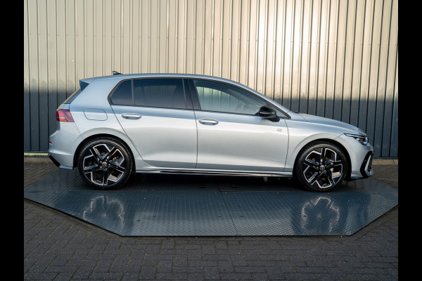 Volkswagen Golf 1.5 eTSI R-Line Edition | Trekhaak wegkl. | Head Up | Camera | Prijs Rijklaar!!