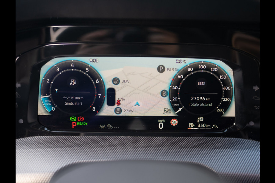 Volkswagen Golf 1.5 eTSI R-Line Edition | Trekhaak wegkl. | Head Up | Camera | Prijs Rijklaar!!