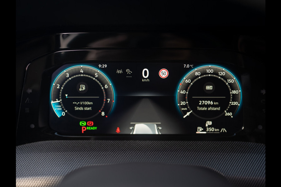 Volkswagen Golf 1.5 eTSI R-Line Edition | Trekhaak wegkl. | Head Up | Camera | Prijs Rijklaar!!