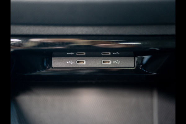 Volkswagen Golf 1.5 eTSI R-Line Edition | Trekhaak wegkl. | Head Up | Camera | Prijs Rijklaar!!