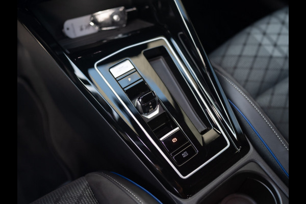 Volkswagen Golf 1.5 eTSI R-Line Edition | Trekhaak wegkl. | Head Up | Camera | Prijs Rijklaar!!