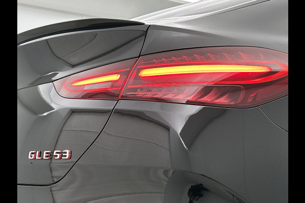 Mercedes-Benz GLE Coupé Mercedes-AMG 53 Hybrid 4MATIC+ Premium Plus Trekhaak | Panorama Schuif-Kanteldak | AMG Night Pakket | Distronic | Parkeerpakket met 360°-camera | Lederen Bekleding. Inclusief 24 maanden MB Certified garantie voor Europa.