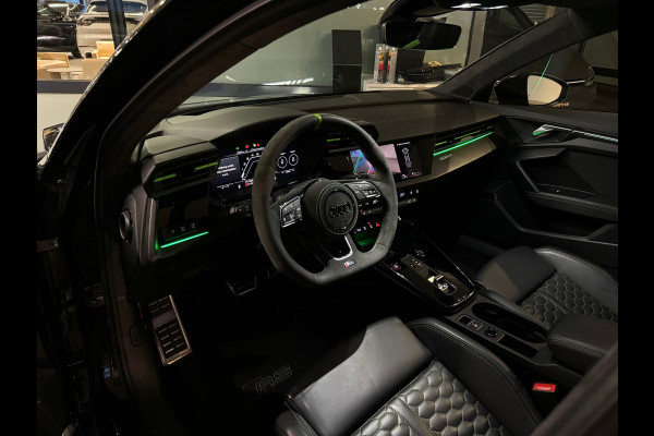 Audi RS3 Limousine 2.5 TFSI quattro Pano|Ceramic|HuD|B&O|VOL