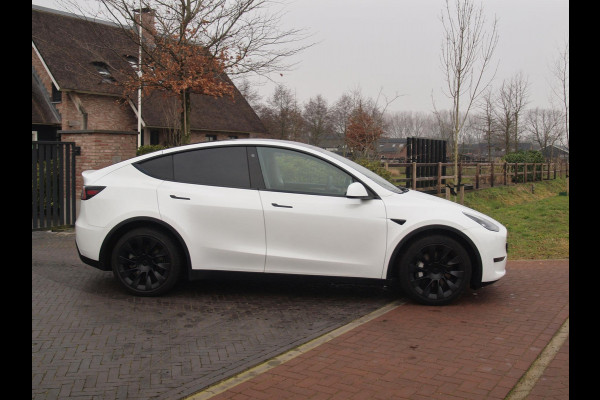 Tesla Model Y Long Range AWD 75 kWh | Panoramadak | Trekhaak | Camera | Apple Carplay | Cruise Control |