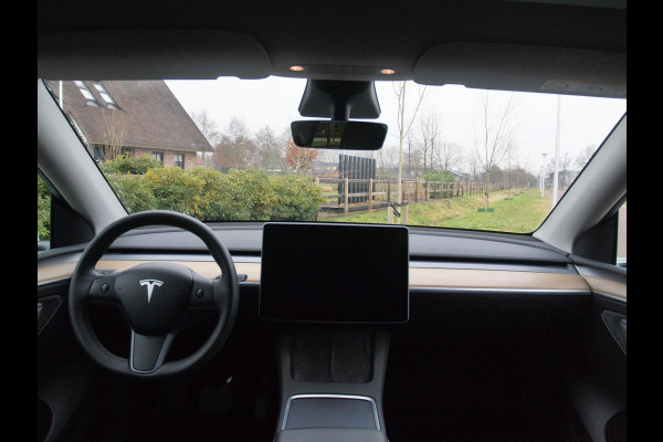 Tesla Model Y Long Range AWD 75 kWh | Panoramadak | Trekhaak | Camera | Apple Carplay | Cruise Control |
