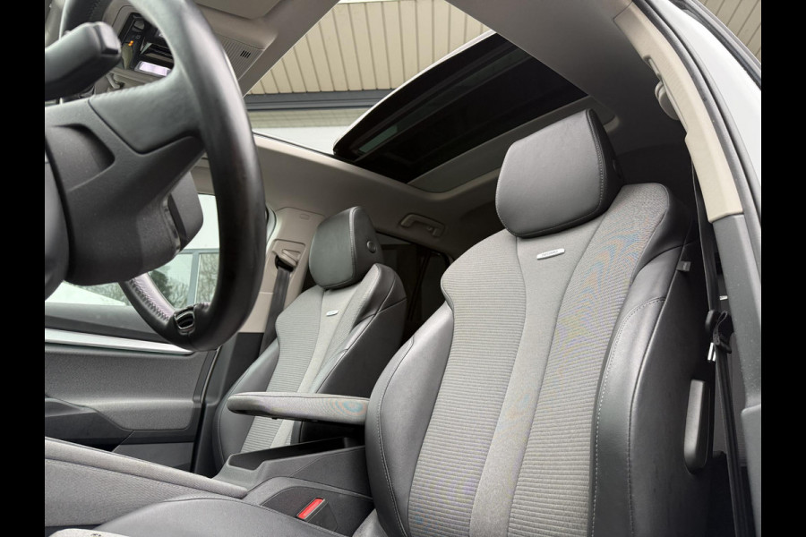 Škoda ENYAQ iV 60 Aut Electric | SOH 91% | Trekhaak | Panorama | Navi |