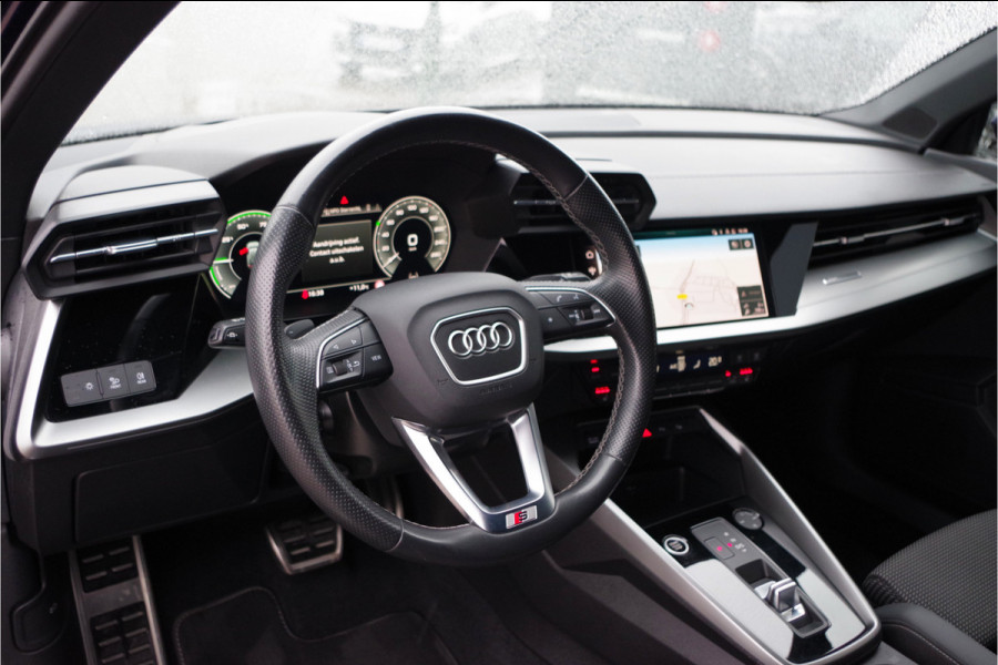 Audi A3 Sportback 45 TFSI e 245 PK S-Line Edition Competition PHEV, Head-Up, Camera, Winterpakket