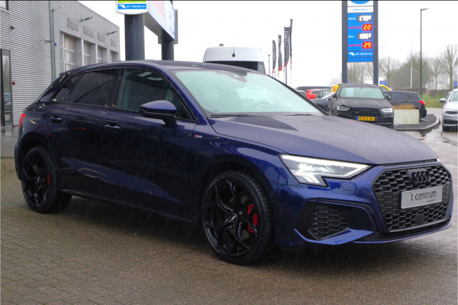 Audi A3 Sportback 45 TFSI e 245 PK S-Line Edition Competition PHEV, Head-Up, Camera, Winterpakket